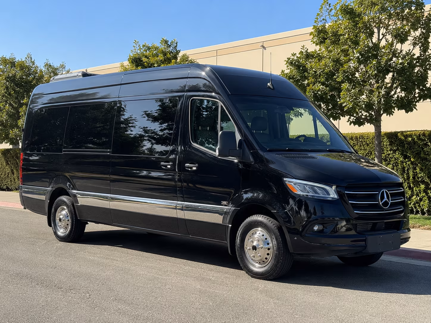 Tulsa Airport Shuttle & Transportation party bus exterior